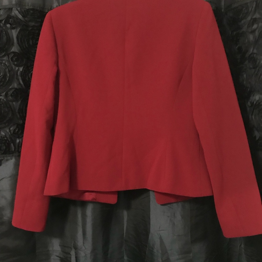 Blazer - Picture 3 of 3